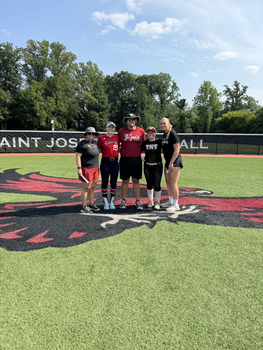 Last Saturday before school starts well spent in Hawk Hill! Huge thank you to the <a href="/SJUHawks_SB/">SJU Hawks Softball</a> coaching staff/players for an amazing camp and experience. I cannot wait to be back on campus!