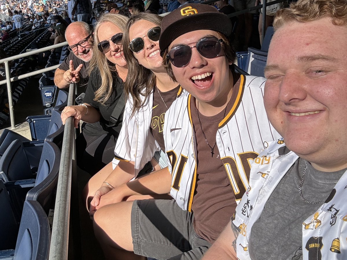 BenRoebck's tweet photo. Amazing Saturday night to watch the @Padres !!! LET'S GOOO!! #forthefaithful https://t.co/MfjEwOcOJg