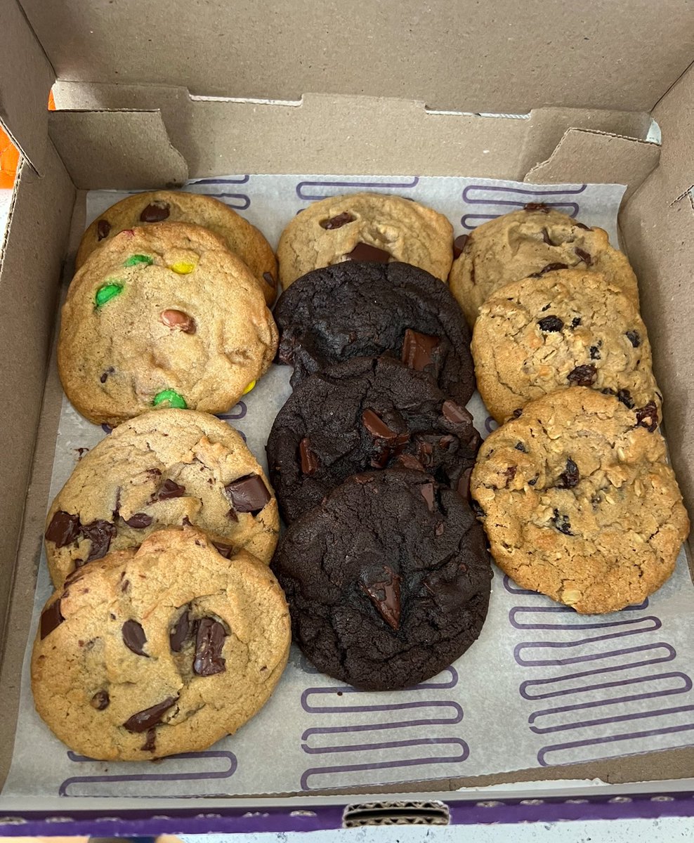 _KingArii's tweet photo. They can’t ever make me hate you 🍪 🤤 #InsomniaCookies https://t.co/HqVnJt3IfC