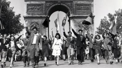 CerfiaFR's tweet photo. 🇫🇷 FLASHBACK | « Paris outragée, Paris brisée, Paris martyrisée… mais Paris libérée ! ». Il y a 80 ans jour pour jour, la capitale était libérée des nazis par les forces de Charles de Gaulle, le peuple et les alliés. ❤️ https://t.co/9JYphHbNzW