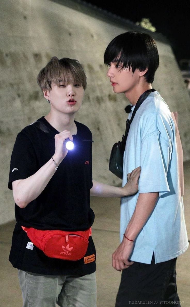 BTS_KVTH's tweet photo. 사랑해 윤기 형 🫡 https://t.co/o9Ox3ScQcF
