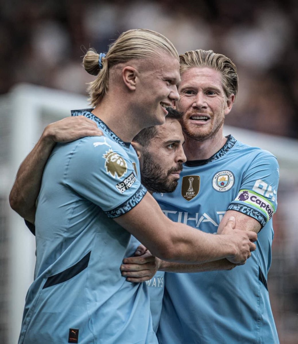 Footballnetal's tweet photo. #PremierLeague 🏴󠁧󠁢󠁥󠁮󠁧󠁿

Résultats Journée 2:

— Brighton 2-1 Manchester United 
— Crystal Palace 0-2 West Ham 
— Fulham 2-1 Leicester City 
— Manchester City 3-1 Ipswich 
— Southampton 0-1 Nottingham
— Tottenham 4-0 Everton 
— Aston Villa 0-2 Arsenal. https://t.co/AkSBM6U56a