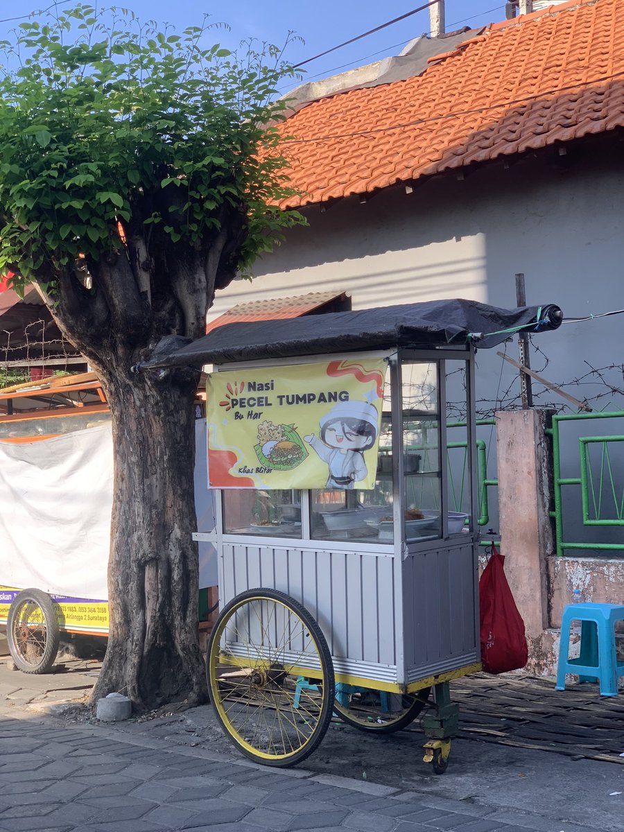 sejmut's tweet image. ayo warga sekitaran unair kampus a/b yuk ramein buat beli pecel ibuknya, enak banget dan harganya murce #unermakan 

 g.co/kgs/kDJpWCm