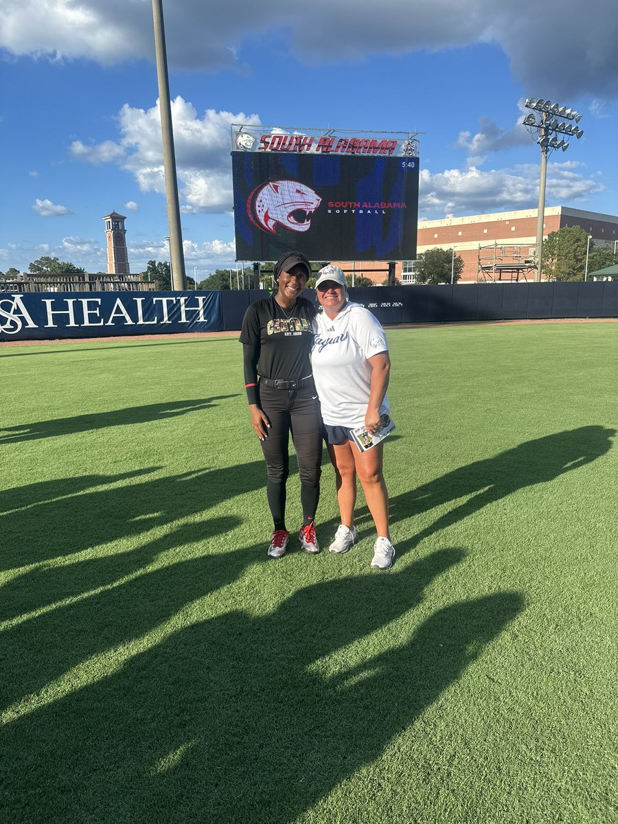 Had another great day <a href="/SouthAlabamaSB/">South Alabama Softball 🥎</a> Prospect Camp! Thank You <a href="/BclarkUSA/">Becky Clark</a> and <a href="/StinaMcC7/">Kristina McCain</a> for having me!!!! Go Jags 💙❤️