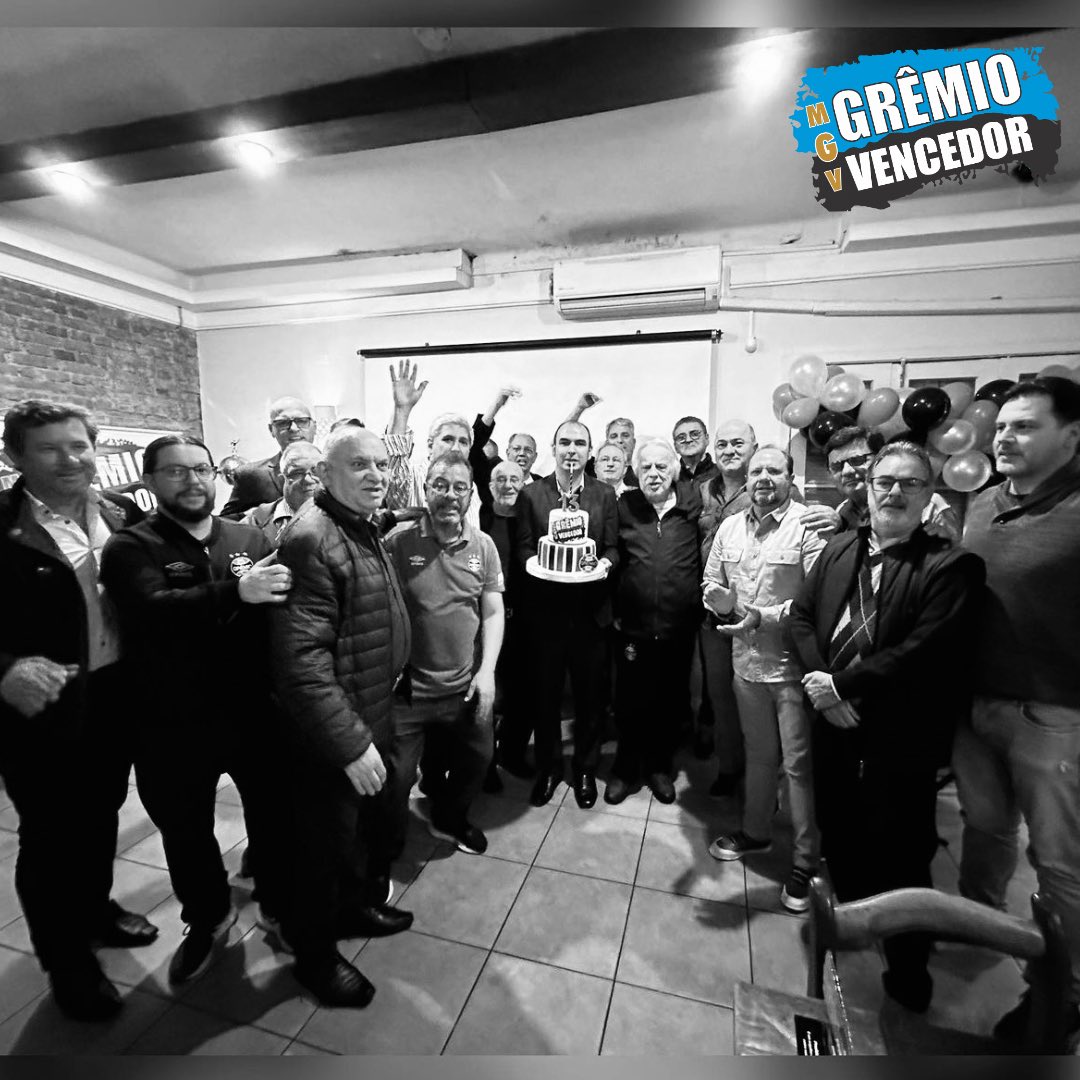 GremioMGV's tweet photo. Um reconhecimento mais do que justo e necessário a um dos maiores gremistas que já convivemos, que dedicou grande parte da sua vida ao clube.

Cacalo é o presidente de honra do MGV justamente porque simboliza para mts gerações de gremistas uma etapa gloriosa da nossa história. https://t.co/EwpOpnUSDC