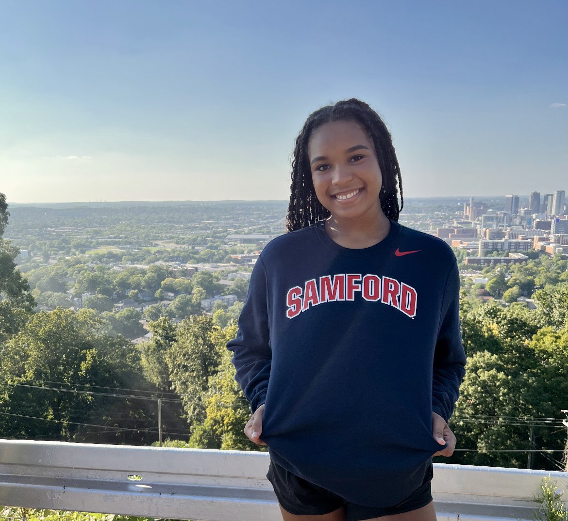 RobinsonHaleyb's tweet photo. I am beyond blessed and very excited to announce that I have verbally committed to play Division 1 volleyball at Samford University!! I can’t wait to further my athletic and academic career at this amazing school. Thank you to my family, friends, and coaches who have supported me throughout this journey. 
Can’t wait to be a bulldog❤️💙