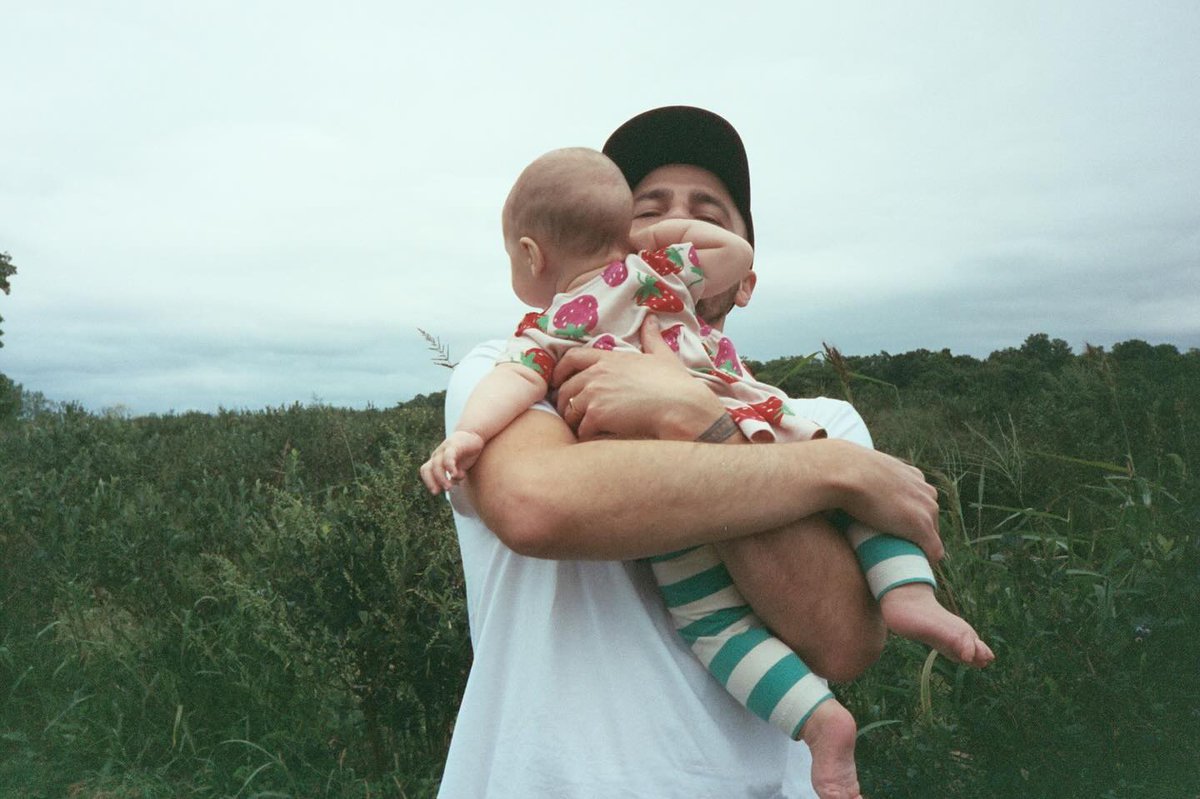 RushNicoo's tweet photo. Nuevas Fotos de @mica_chu 
Con Kendall Schmidt 
Con Su Hija Maple 😉😉😊😊
#micachu #KendallSchmidt
#nicoorusher24 https://t.co/rq7Nh8fbQ2