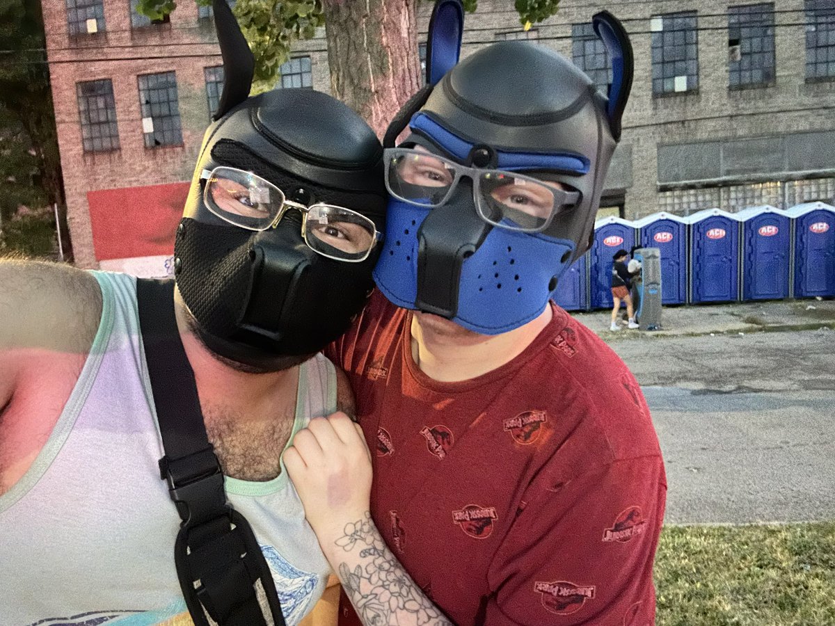 Rob23063982's tweet photo. Iβm eating freezer dried skittles! #pupplay #humanpup #toledopride #pride2024 https://t.co/MQkOtLH5JS
