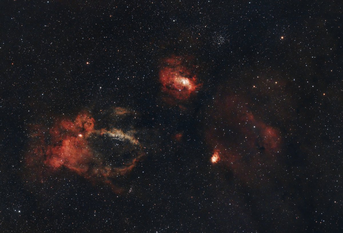 Widefield of the Bubble nebula and Lobster claw area.  
Askar FRA300
ASI 2600 MC DUO
Antlia quad band filter
AM3
Just a single night, about 5 hours.

#Astrophotography  #Onlyrealspace #nebula