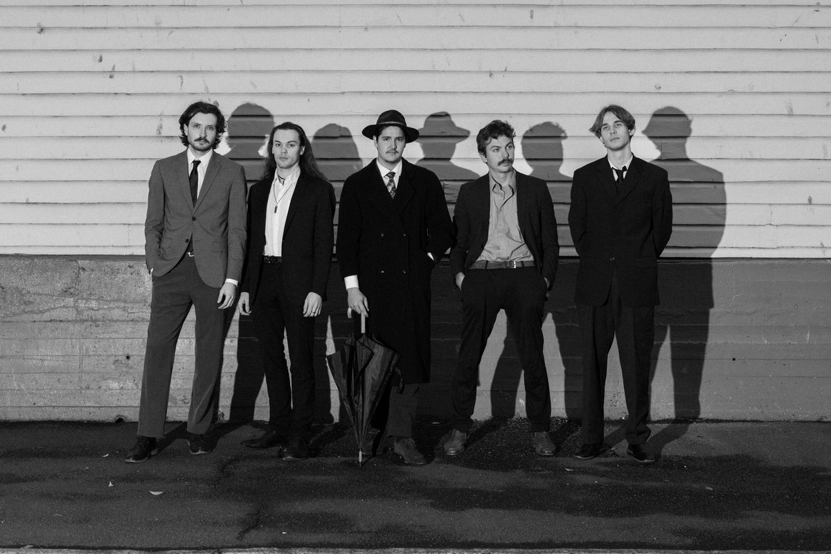 4000 Records tweet media