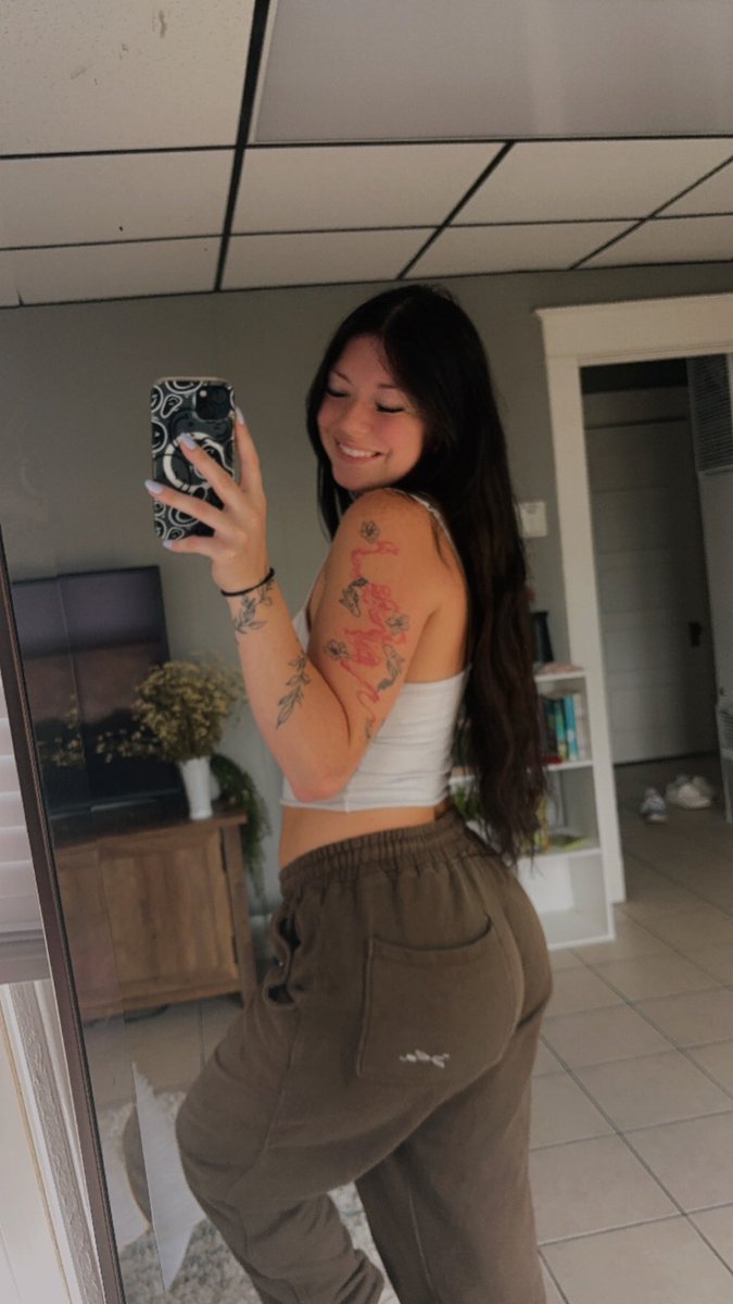 Caityyyrc tweet media