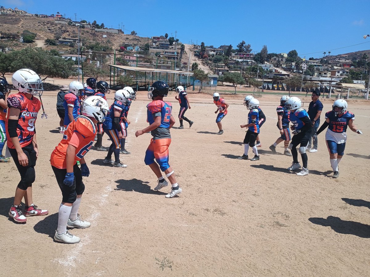 Gana Titanes 40-12 a Lobos de Maneadero #Ensenada. En su primer encuentro de pre temporada <a href="/lifabc/">lifabc</a> <a href="/FMFAOFICIALMX/">Federación Mexicana de Fútbol Americano A.C.</a> <a href="/Angelgc77/">Angel Gómez</a> <a href="/Tercer_Cuarto/">Tercer Cuarto</a>