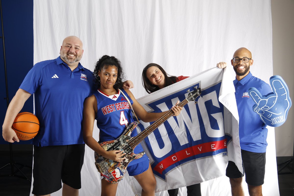 anilys_20's tweet photo. Go wolves?!?🤘🏾🔵🔴#notcommited #officialvisit  #uwg #godsplan https://t.co/qTGbcsHfTH