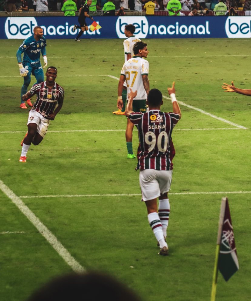 lacraiatricolor's tweet image. EU VOU PRO BAILE DA COLÔMBIAAAAAA