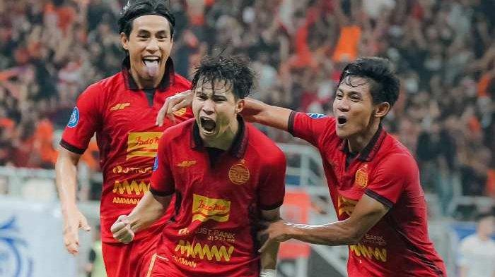 InfosuporterID's tweet photo. Jumlah pernonton Liga 1 Kemarin :
Persija vs Persis : 25.057 (31%) ( beratmbah 10ribuan penonton dari laga sebelumnya, Terbanyak kedua musim ini setelah Persebaya vs PSS)
Madura Utd vs Persita : 314 (2%) (Berkurang 300an dari laga sebelumnya)
#jumlahPenonton #Infosuporter https://t.co/djGSaPDHlh