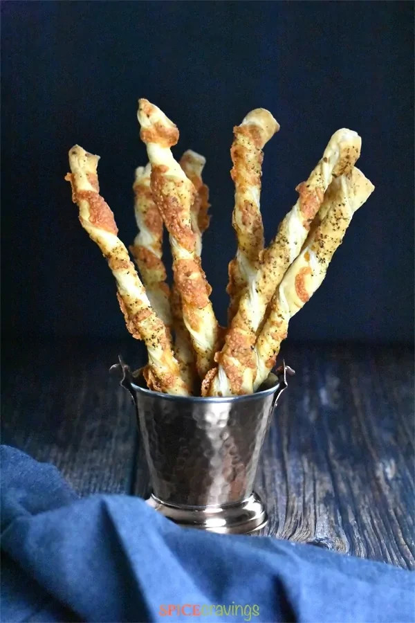 You'll love these Crispy, flaky and incredibly addictive Cheese Straws!
spicecravings.com/cheese-straws