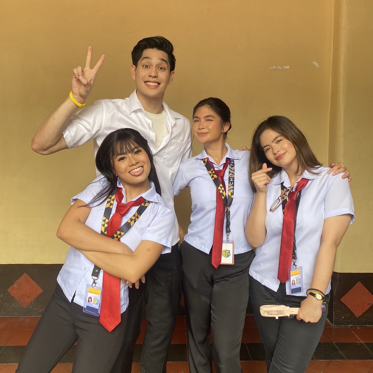 StudioVivaPH's tweet photo. THE OG VALERIA HIGH SQUAD ❤️
PS: Hindi nakasama si Arkin kasi masyadong busy. Hihi.
Don’t forget to watch Chasing In The Wild now streaming on Viva One: https://t.co/vjR3rYCnql
#UniverKada
#ChasingInTheWild
#StudioViva
#VivaOne https://t.co/hRREXjvmiV