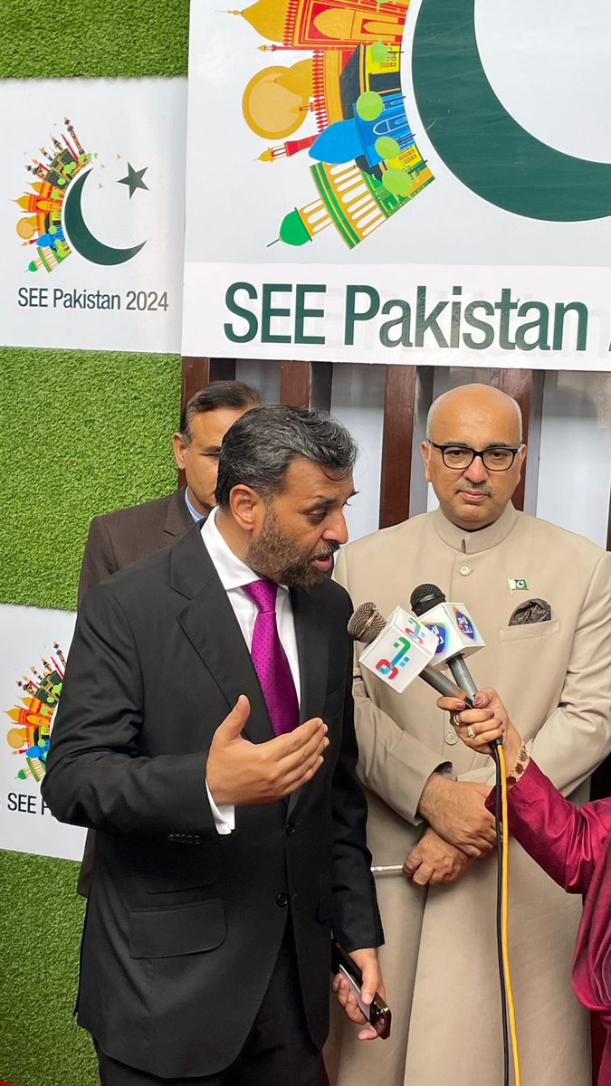 LahoreNuman's tweet photo. سینئر رہنماء ایم کیو ایم و رکن قومی اسمبلی سید مصطفی کمال کا لاھور میں APSUPکے زیرِاہتمام انٹر پرینیوریل ایکسپو میں خطاب!

#MustafaKamal #MQMPakistan
#Expo #SeePakistan2024 #Lahore #Pakistan https://t.co/gSlmlnkysZ