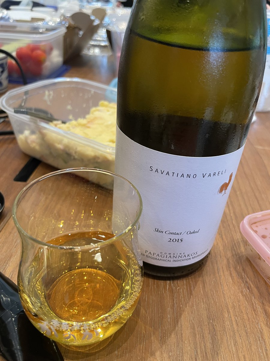 itabashimania's tweet photo. 昨日お呼ばれした集まり。家飲みも外飲みもあまりしない派だけど、みんなが持ち寄って集まるのは大好きなのだ。ポテサラには、わさビーフの山芳製菓さんの企画で掘ったジャガイモを使ったよ😊
初めてボドゲもやったしデザートも出てきて最後まで楽しかった〜！
#奥板橋 https://t.co/SptRcviCgf