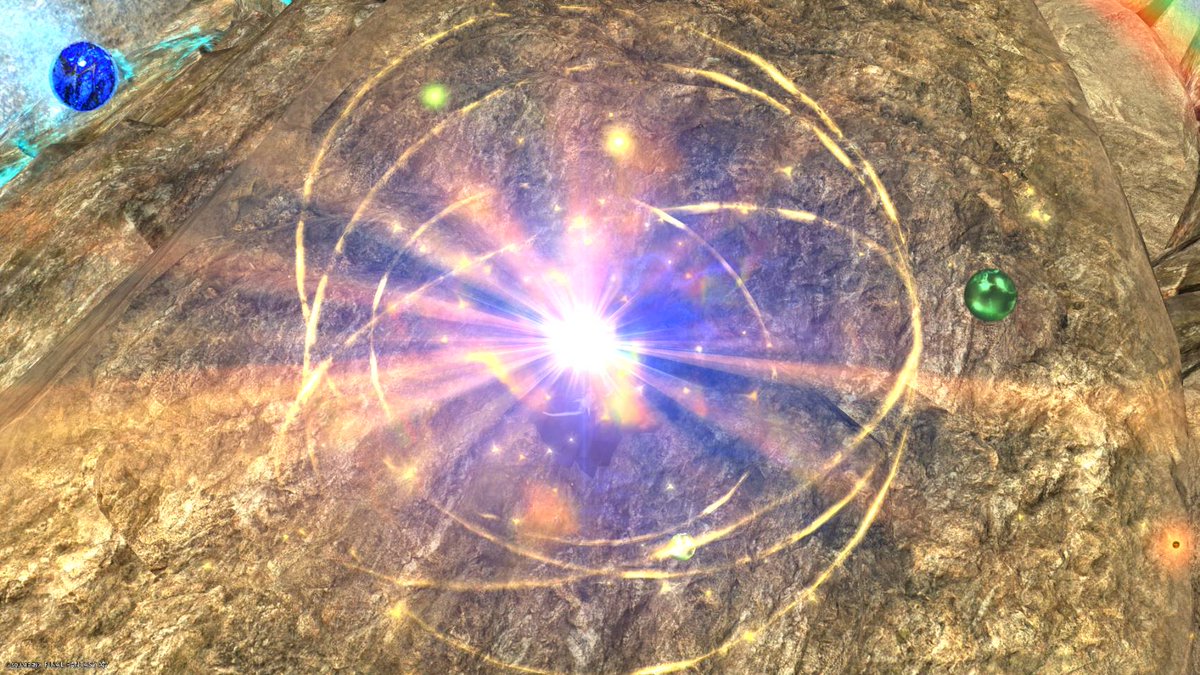 kanaly_o's tweet photo. 【ヘリオス】

FF14での効果

自身と周囲のPTメンバーのHP回復

占いでの意味と解釈

ヘリオスはギリシャ神話の太陽神、ギリシャ語で「太陽」になります。
太陽で影響力が強いから周囲のメンバーのHPも回復するといった感じでしょうか。

ヘリオスには3種類あり、ヘリオス(Lv10)、アスペクトヘリオス(Lv40)、コンジャンクションヘリオス(Lv96)があります。
()内は覚えるレベル

ヘリオスはLv100になっても使えるのですが、アスペクトヘリオスはコンジャンクションヘリオスを覚えると置き換えられて使えなくなります。

ヘリオス
太陽が光り輝いているようなエフェクト

アスペクトヘリオス
太陽の周りを様々な天体が回っています

コンジャンクションヘリオス
太陽が大きく輝き、他の天体はアスペクトヘリオスの時より位置関係が近そうなイメージになっています

アスペクトはベネフィクの解説の時にも少し出てきましたが、天体と天体の繋がりを表します。
コンジャンクションは天体と天体がすぐ近くにいる状態で、良くも悪くも強い影響力を持ちます。
ヘリオスは太陽と言いましたが、古典占星術では太陽に関してはコンジャンクションでも度数によって影響力に違いが出てきます。

＜アンダーザサンビーム＞
天体が太陽と前後8～15度の間にいる状態。
その天体は太陽の光に隠れて見えなくなり、衰弱していると言われます。

＜コンバスト＞
天体が18分～8度の間にいる状態。
太陽の光に焼き尽くされ、アンダーザサンビームの時よりも弱ります。
太陽の光に完全に隠れてしまうので、その天体が持っている強さが失われます。
ちなみにFF14のコンバスの元になっているのがコンバストです。

＜カジミ＞
コンバストでは太陽に焼き尽くされてしまいますが、前後17分という非常に近い状態になるとカジミと呼ばれます。
カジミは太陽にとても近くなることで、王様の懐にいるかのように強化され、とても幸運な状態になります。

FF14のコンジャンクションヘリオスは太陽の力が大きく良い影響が表れているので、カジミではないかなと思っています。
エフェクトも大きな太陽に多大な影響を受けている感じが出ていますね。

※アンダーザサンビーム、コンバスト、カジミは時期によって度数に多少の違いが出るので、本やサイトによって数字が微妙に違ってきます。

#FFXIV #FF14
