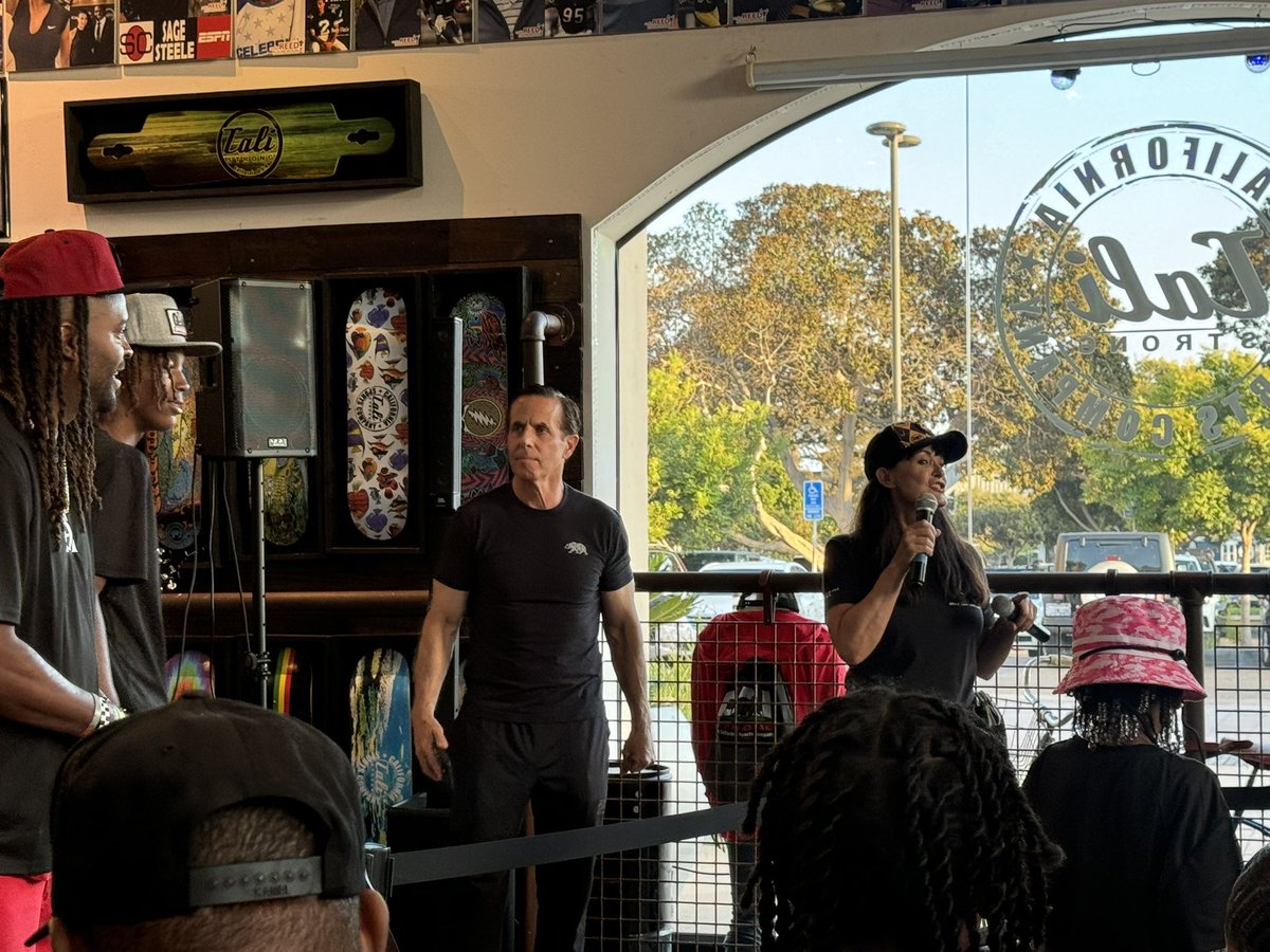 Aaron Burgin (@fulltimehoops1) on Twitter photo Here at <a href="/CALIStrongUSA/">CALI Strong®</a> for tonight’s NIL signing event! The brand has been a great partner for the <a href="/3PCremeOfCounty/">Creme Of The County</a> this past year, and honored to be in attendance! Here at <a href="/CALIStrongUSA/">CALI Strong®</a> for tonight’s NIL signing event! The brand has been a great partner for the <a href="/3PCremeOfCounty/">Creme Of The County</a> this past year, and honored to be in attendance!