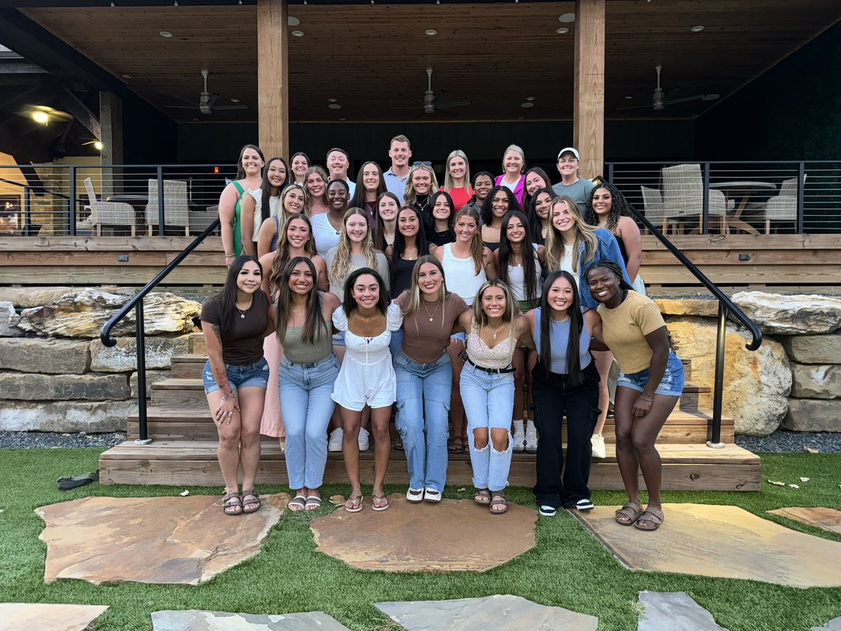 Lamar Softball (@lamarsoftball) on Twitter photo TEAM 13 โค๏ธโ๐ฅ #LakeHouse #WeCleanUpGood #MySquad #Lucky13 TEAM 13 โค๏ธโ๐ฅ #LakeHouse #WeCleanUpGood #MySquad #Lucky13