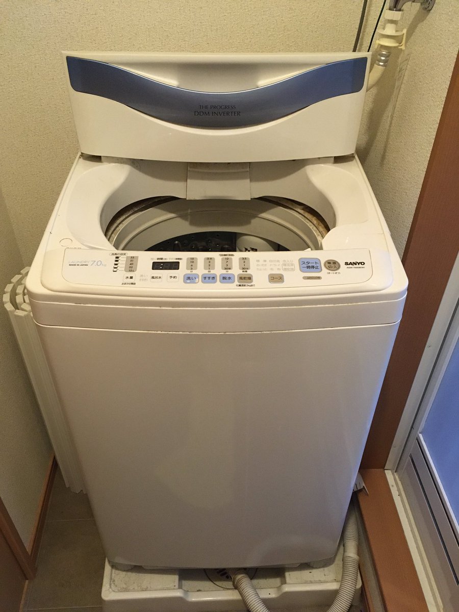 Ozero_Digger's tweet photo. 【廃棄】リサイクル料金がアッパー価格でビビる…

冷蔵庫は1999年製でティーンからの付き合いだったか😭
ありがとう🙏

#家電廃棄 #リサイクル https://t.co/63bpMheRej