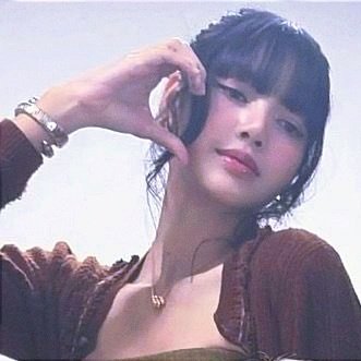 jm_cherrieess's tweet image. She a swan          He was a drunk🍻