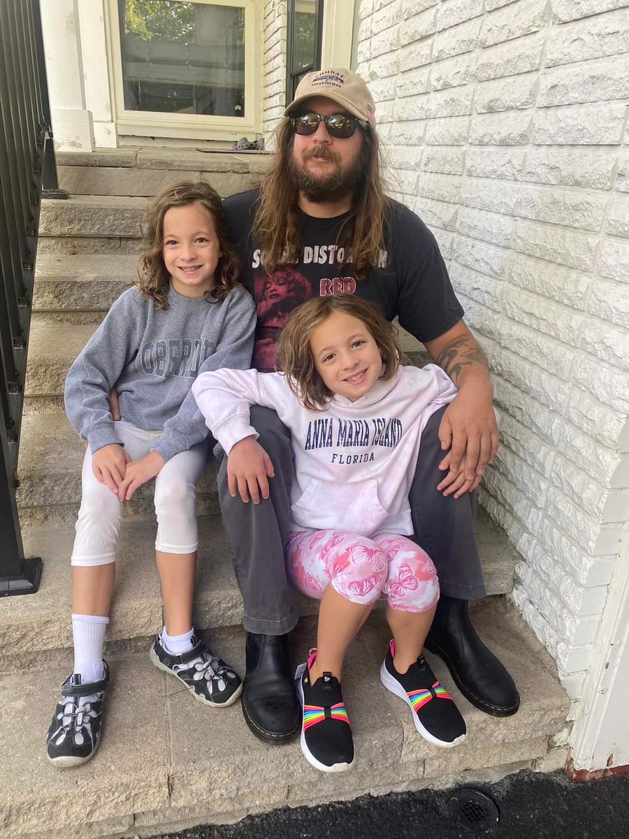 <a href="/cryptoequip/">cryptoequip.eth</a> from <a href="/bearandbullnft/">The Bear And Bull NFT</a> dropped me this absolute SHREDDER.

Thank you from all of us here at home.
This is going into the Unicorn's Vault, today is their 9th birthday! 🦄🦄♥️

#BBNFT #WSL #TTTS #NoirGM #YUGE