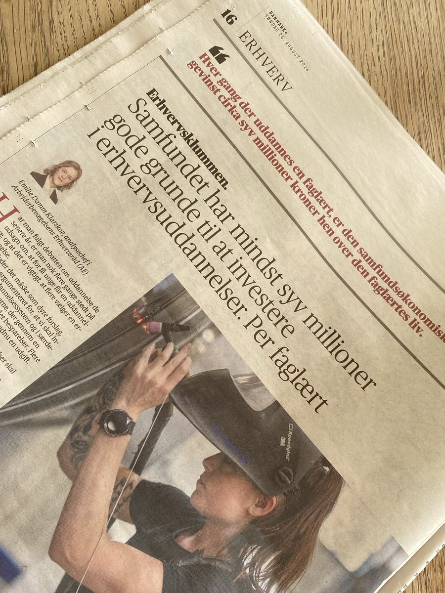 Allan Kortnum (@kortnum) on Twitter photo Uddannelse betaler sig - for den enkelte, men så sandeligt også for samfundet.
<a href="/Emilie_A_D/">Emilie Damm Klarskov</a> i <a href="/AvisenDanmark/">Avisen Danmark</a> Uddannelse betaler sig - for den enkelte, men så sandeligt også for samfundet.
<a href="/Emilie_A_D/">Emilie Damm Klarskov</a> i <a href="/AvisenDanmark/">Avisen Danmark</a>