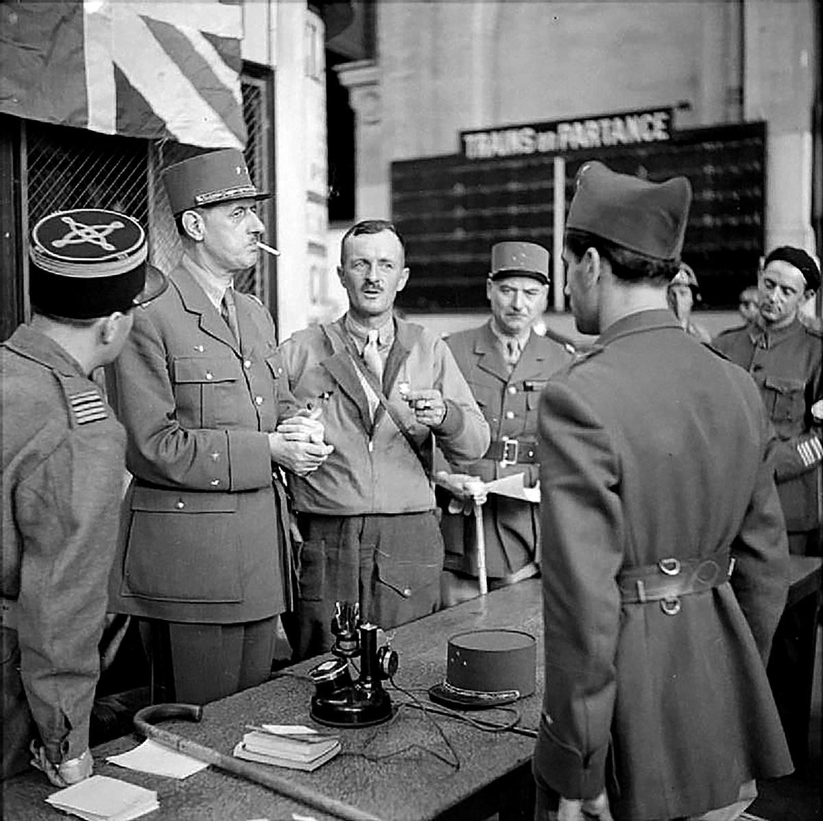 SophieBRIA's tweet image. 25 août 1944... 25 août 2024... 
80 ans que #Paris est libéré du joug des nazis...
Merci à tous les libérateurs, Les résistants, la #2emeDB...
Ne jamais oublier... 🙏🏻✨
#80ansliberationdeparis #liberationdeparis #commemoration
