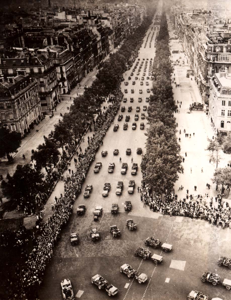 StephenUzzell2's tweet photo. Paris was liberated #OTD 25 August 1944🇫🇷🇬🇧🇺🇲 https://t.co/Rbve9TBEIv