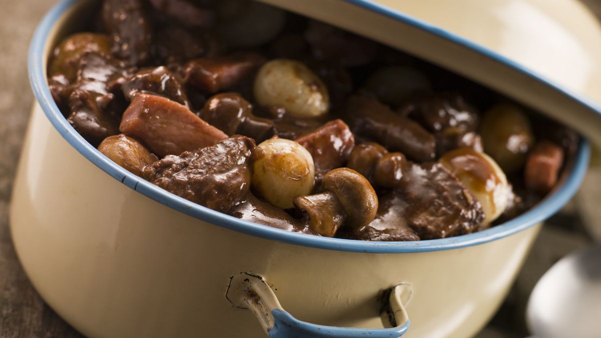 Just for you, we've compiled this complete guide to Burgundy gastronomy. 

Read your way through a culinary tour around the region...
🐌 Get to know local produce
🥩 Examine the most typical dishes 
🧭 Discover our recommend gourmet routes 

Tuck in: french-waterways.com/burgundy-gastr…