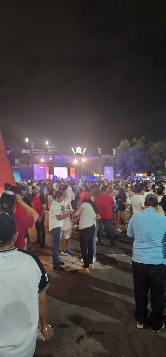 charlyandmel's tweet photo. Precopeo en sultanes
Que hay mas alrato #inviten https://t.co/sciYVQVqak