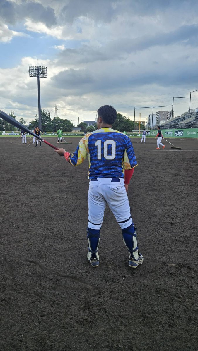 t_legendbc's tweet photo. 【土浦市内大会二回戦】
vsペッパーズ様

17-0 （4回コールド）

P小嶋-C塚本亮 久松

【ニ】尾見
【三】石田
【本】石塚（走）

チーム14安打、19得点で大爆発💥 https://t.co/m6YJ46eGMl