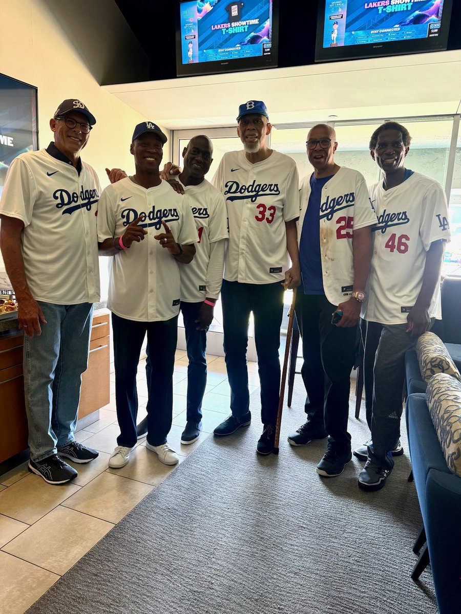 champagnennuts's tweet image. Ya know…we all LOOK and FEEL so good…I think if we suited up we cud make the Play In next season