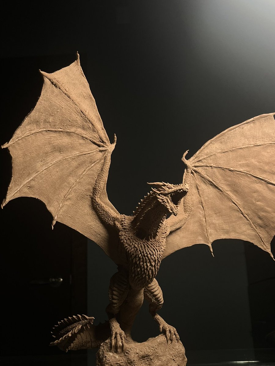HechoPorUnGeek's tweet photo. Drogon sculpture in “Monster Clay”

#sculp #sculpture #sculptureart #sculpting #portrait #portraitart #GameOfThrones #GOT #HouseOfThedragon #drogon #figure #collection https://t.co/ZsizNDfdtC