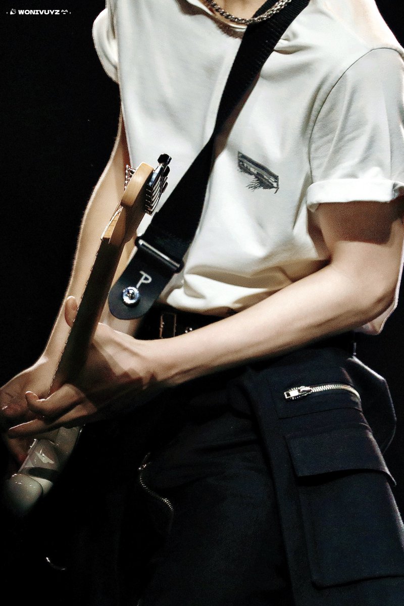 wonivuyz's tweet image. 제이 푹 쉬고 빨리 나아요 ㅠ ♡♡
무대 위에 있는 네가 보고 싶어요 🐈‍⬛🎸

#JAY #제이 #박종성 
#ENHYPEN #엔하이픈