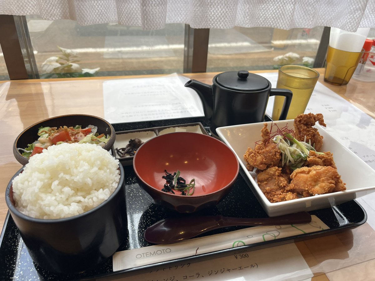 _774RR_'s tweet photo. 芳味亭のからあげはいいぞー
デフォでご飯1合で3合まで頼めるw https://t.co/9mAPur1uBI