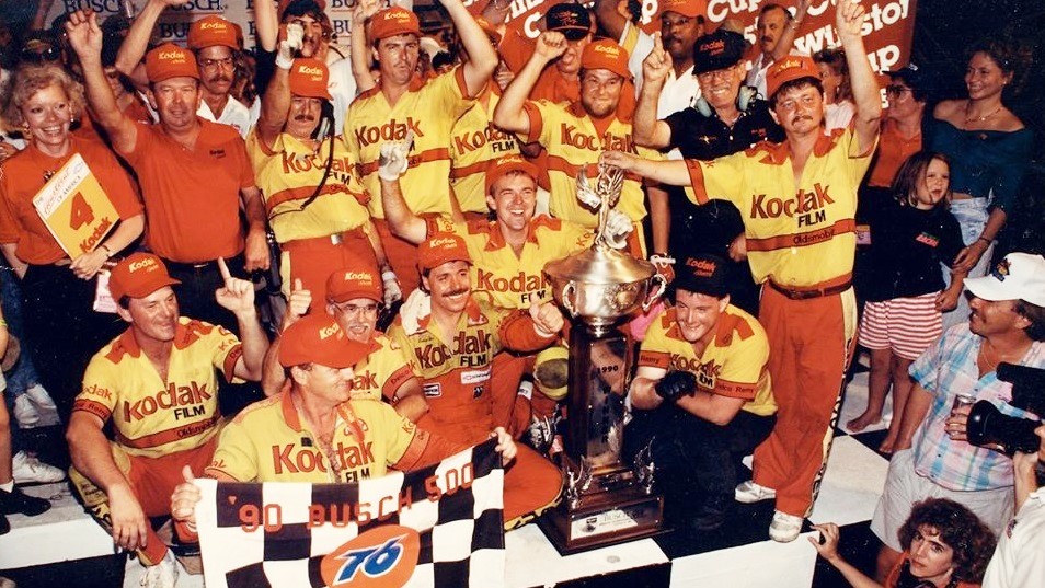 LegendsNascar's tweet photo. Ernie Irvan won the 1990 Busch 500 at Bristol 34 years ago today. 🏁
It was his first Winston Cup win, and the first win for local favorites Morgan-McClure Motorsports from nearby Abingdon, VA.
#FirstTimeWinners 🏁 @ItsBristolBaby https://t.co/URhV0mCZWD