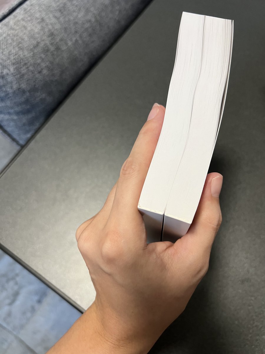 r_nyoro's tweet image. ぴよログの記録、生後一年分の製本が届いたぞ〜！！！はぁ、歴史…。