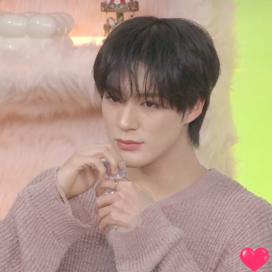 dive_into_nct's tweet image. 오늘 훈녀달란트ㅅㅂ 존나 예쁨