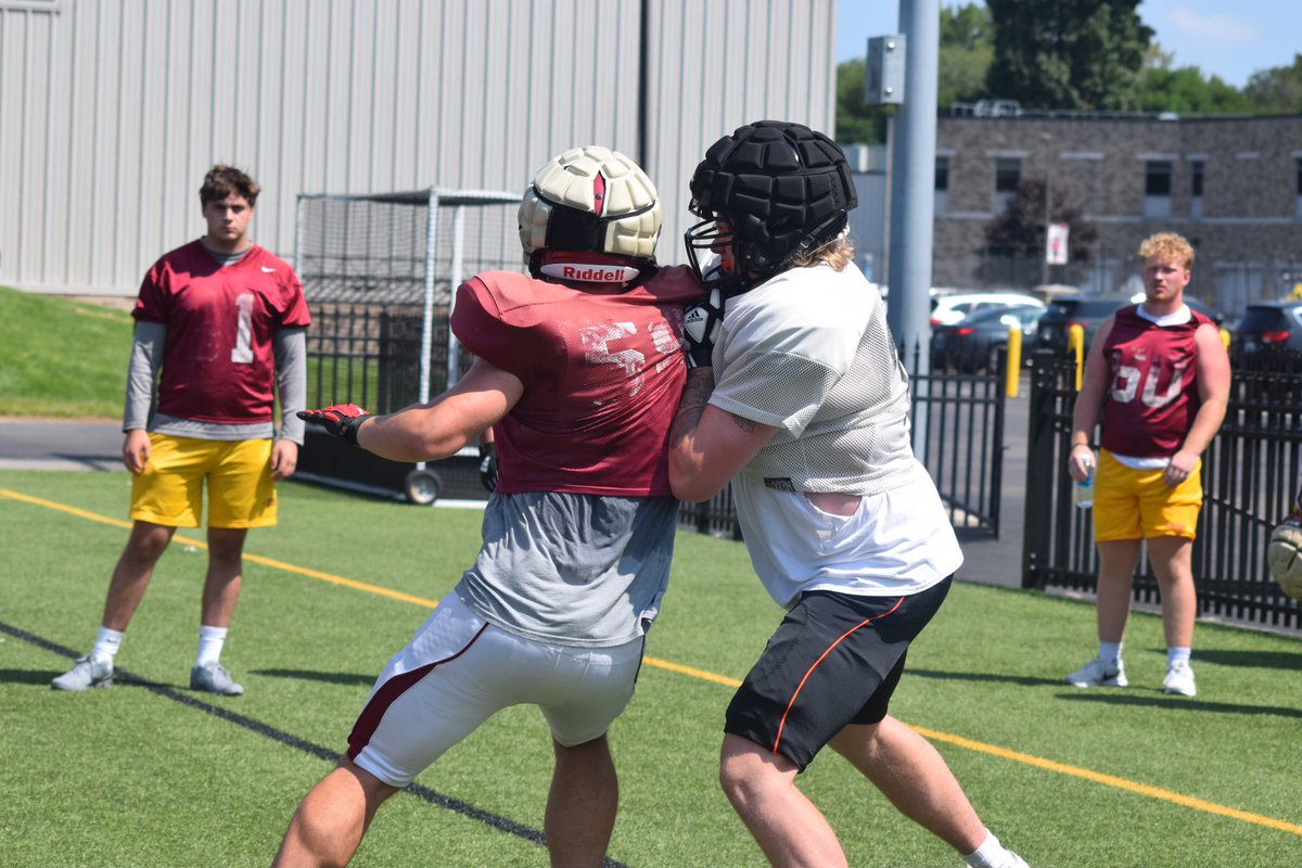 Extremely excited for the opportunity to compete today at St.John Fisher! 

High Intensity through out practice! 

#AmbushEmAll #poundtherock #buffalostate #Bengals #Buffalo #college #scrimmage #football