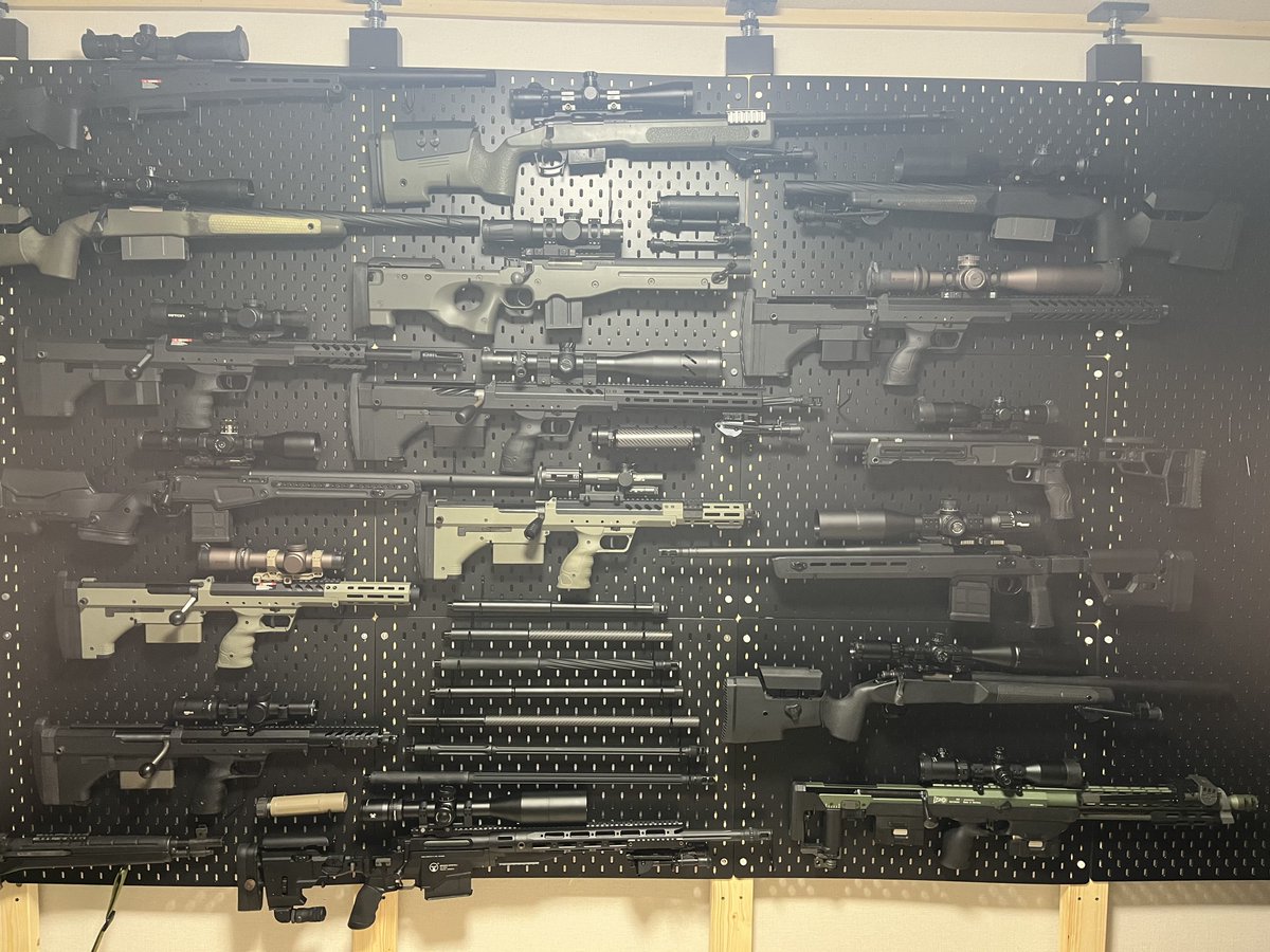 metalsnaper's tweet photo. #みんなの狙撃銃見せて
#ボルトアクション
#ビクターコレクション
#ガンラック

SRS-A1/A2 多め(｡･ө･｡)

まだボルトアクションあるけど入り切らなかった https://t.co/bdXzvjiYJk