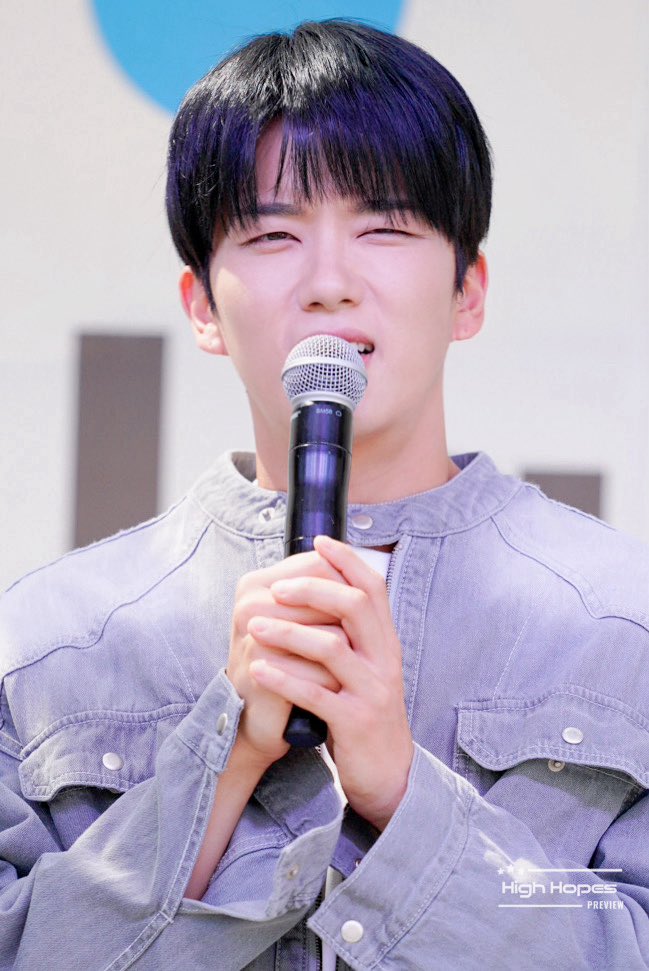 HighHopes_YJ's tweet photo. 240825

너무 더웠다〜

#Youngjae #영재 
#BAP #방정유문 https://t.co/zNfjE7rTgy