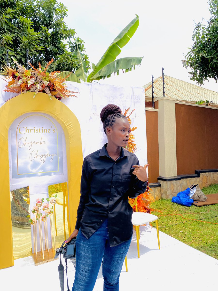 MollanJoyce's tweet image. Yes Yesterday we cooked at Christine’s kugamba obugyenyi  and @UgandaFootball2 . 

You might be wondering how that’s even possible🤣🤣 ask your photographer friend . How to be on two events in the same time🤣

As hustler sometimes you need to teleport kuba toyina nyiza client 🤣