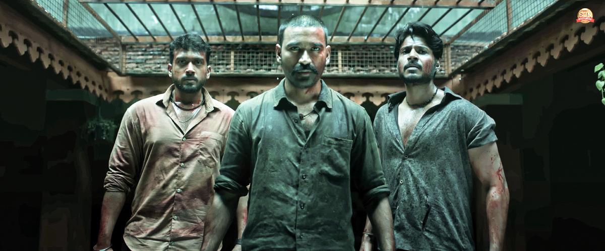 BeastWatchers's tweet photo. Just Watched #Raayan : Typically South movie with gripping plots. Action scenes are good and no doubt best acting by #Dhanush and Co actor. Length can be short down. Some angles should be ignored in the story. Good direction and cinematography. Must Watch for Dhanush fans. https://t.co/Bxnb0PzoLW