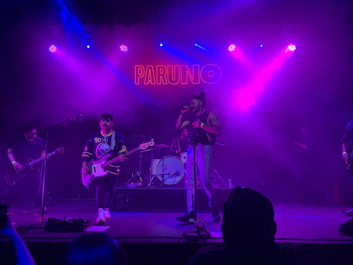 bnncupcakes's tweet photo. los tqm+ @PetFriendlyBand https://t.co/Lk1pOayzgL