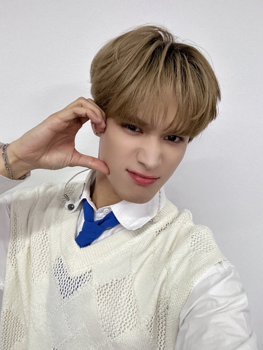 BDU4official's tweet image. [📷] 

비듀.zip

#BDU #비디유 
#BDUtourforWISHPOOL