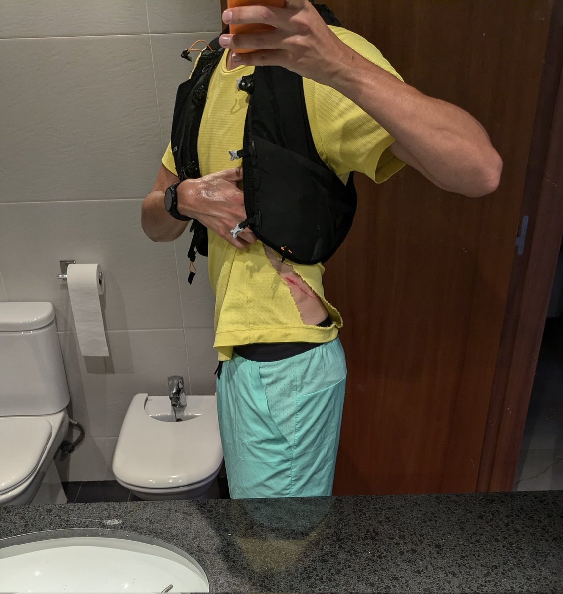 MarcSs36's tweet image. Si teniu gos, l&apos;eduqueu o el porteu lligat. No és tan difícil.